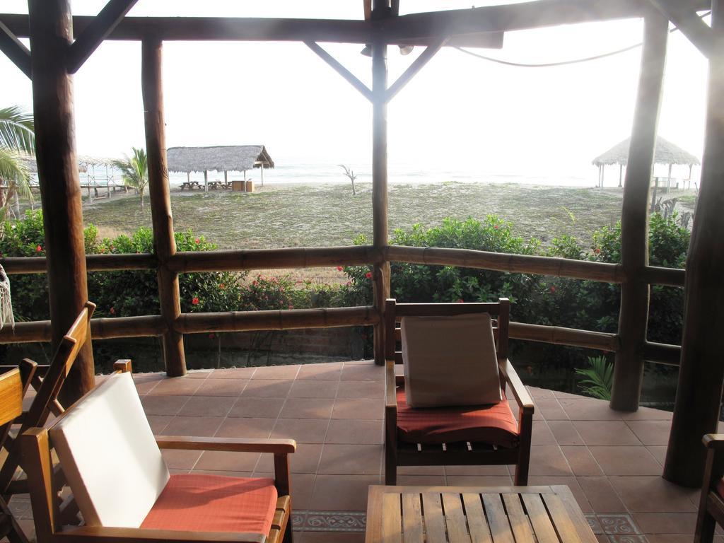 La Barquita Beach Hostel Puerto Lopez Exterior photo