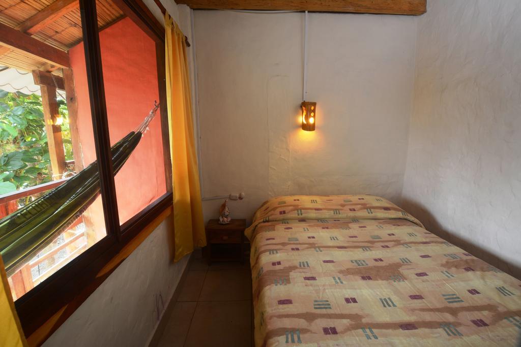 La Barquita Beach Hostel Puerto Lopez Exterior photo