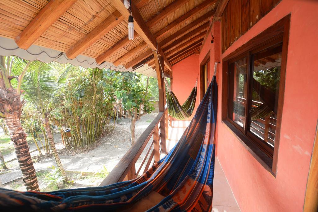 La Barquita Beach Hostel Puerto Lopez Exterior photo