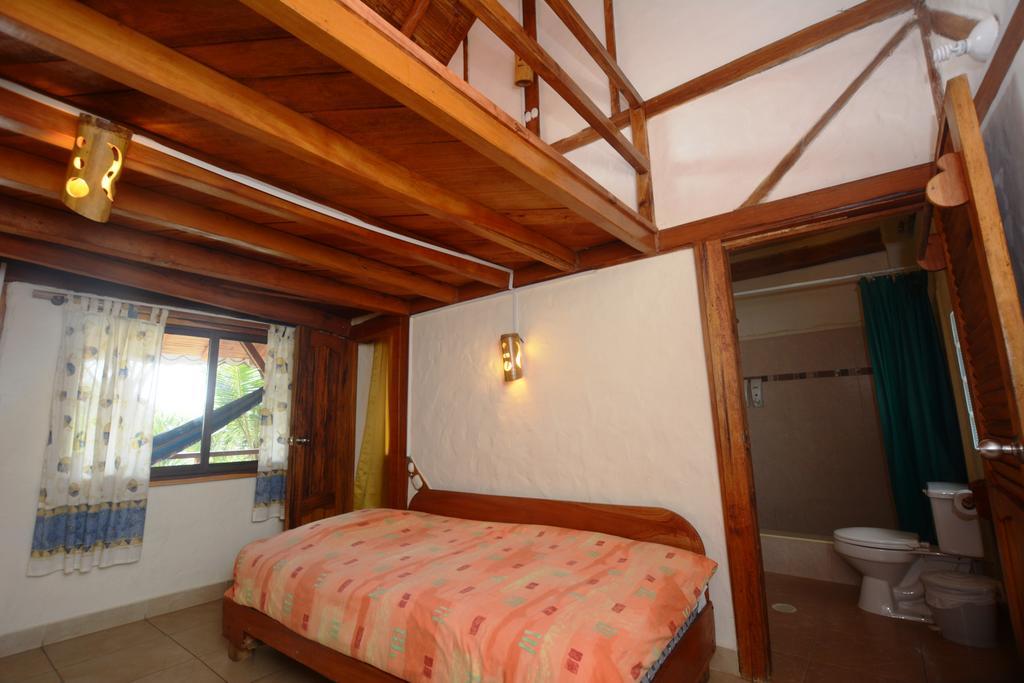 La Barquita Beach Hostel Puerto Lopez Exterior photo