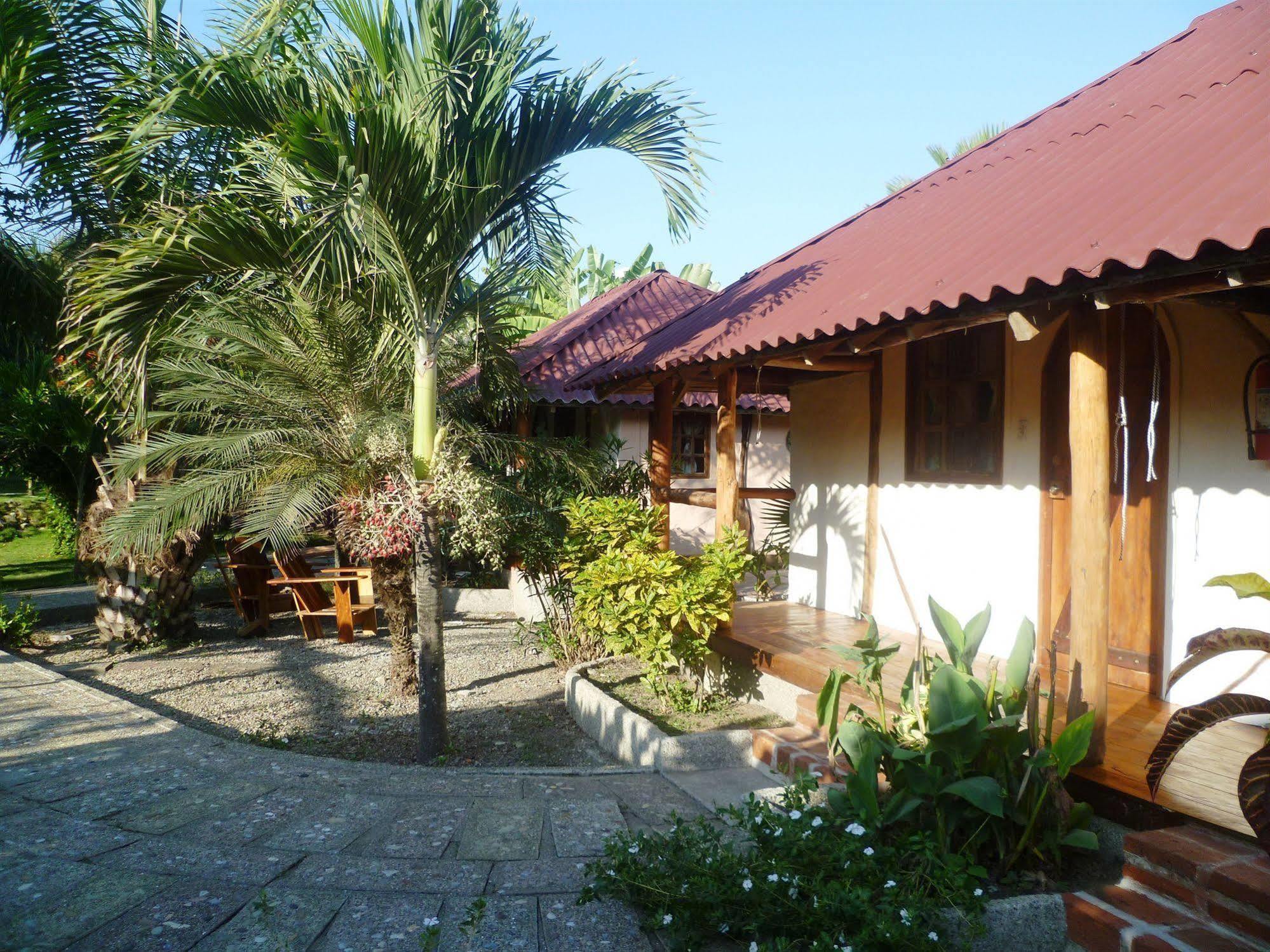La Barquita Beach Hostel Puerto Lopez Exterior photo