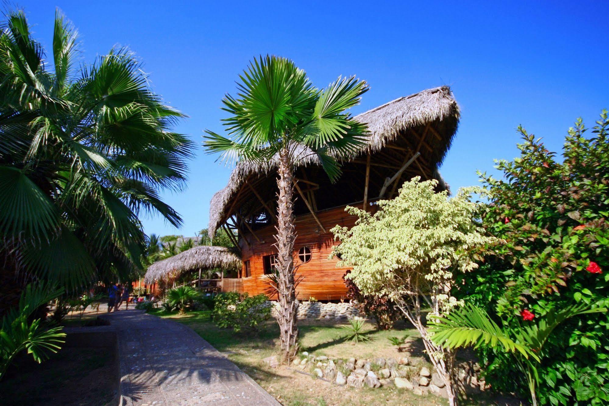 La Barquita Beach Hostel Puerto Lopez Exterior photo