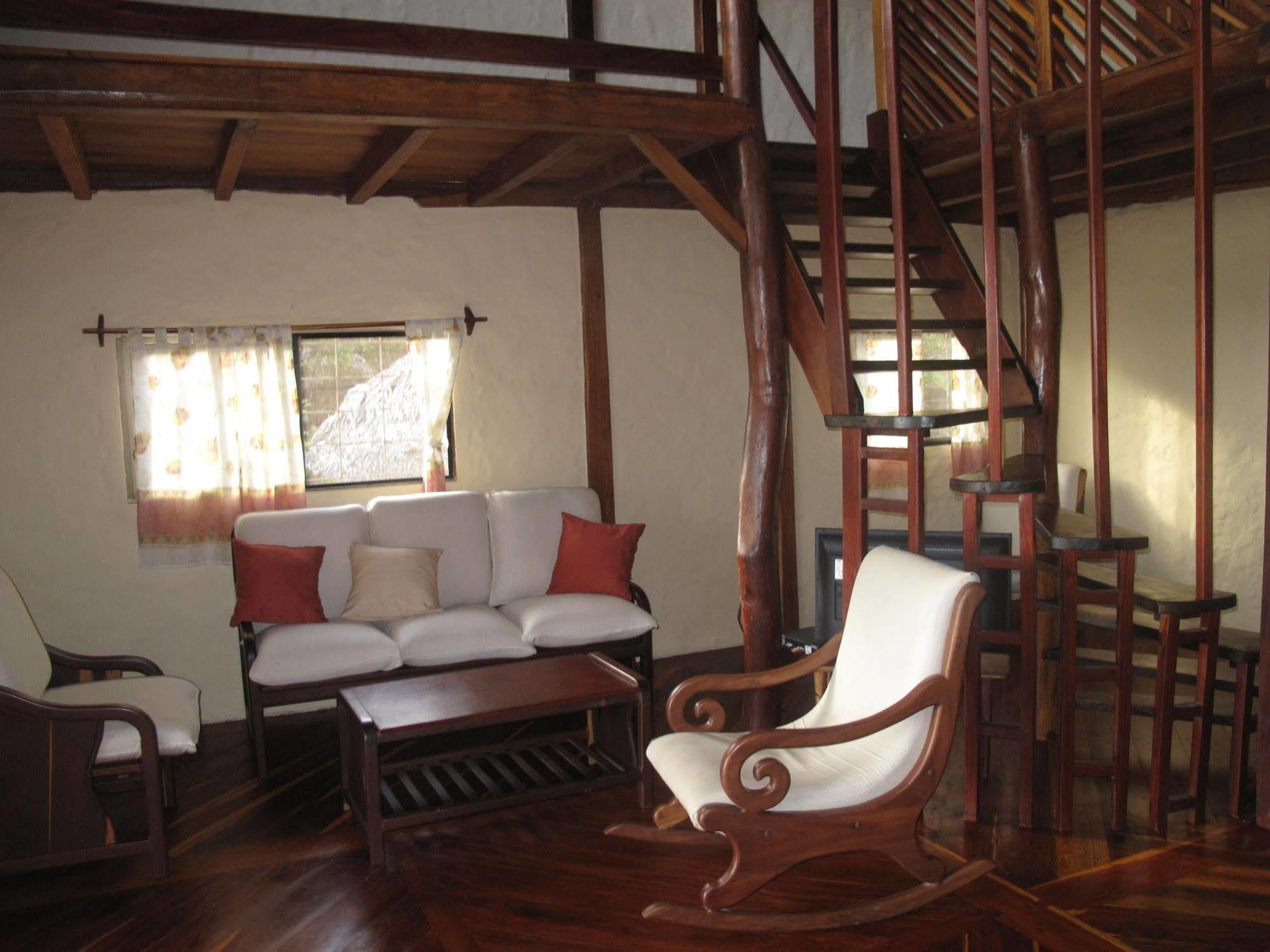 La Barquita Beach Hostel Puerto Lopez Exterior photo