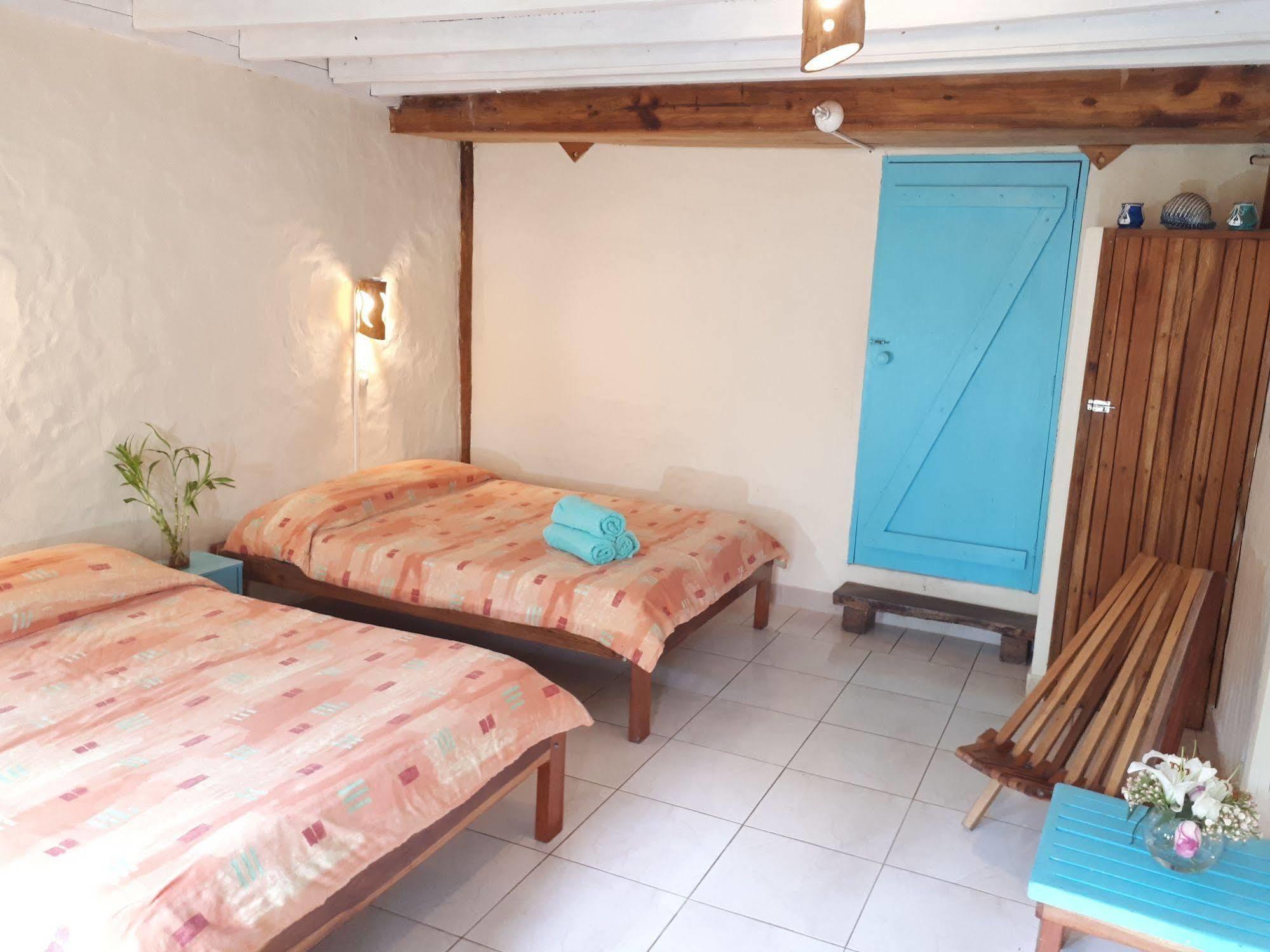 La Barquita Beach Hostel Puerto Lopez Exterior photo